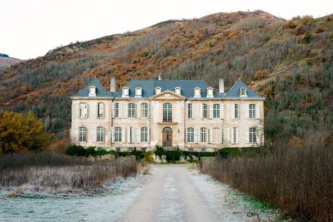 An 18th-Century French Château Prepares for Winter | Vogue French Chateau Floor Plans, Chateau Renovation, Chateau Floor Plans, French Chateau Home, French Chateau Homes, Chateau De Gudanes, French Mansion, French Country Exterior, Chateaux Interiors