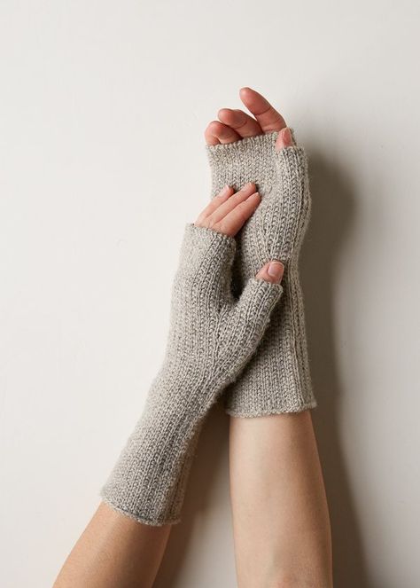 Slip Stitch Knitting, Fingerless Gloves Knitted Pattern, Knitted Mittens Pattern, Glove Pattern, Knit Vest Pattern, Gloves Pattern, Fingerless Mitts, Purl Soho, Crochet Fingerless Gloves