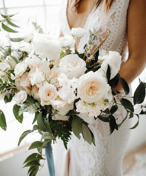 Greenery Bridal Bouquet, Cream Wedding Bouquet, Ideas For Flowers, Sweet Peas, Wedding White, Wedding Mood, Wedding Wishes, Boho Bride, Bride Bouquets