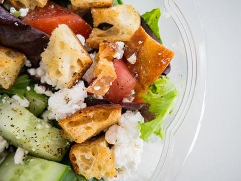 Greek Salad Dressing, Italian Salad Dressing, Italian Salad, Perfect Lunch, Pizza Hut, Salad Dressing Recipes, Greek Salad, Afternoon Snacks, Buffalo Chicken