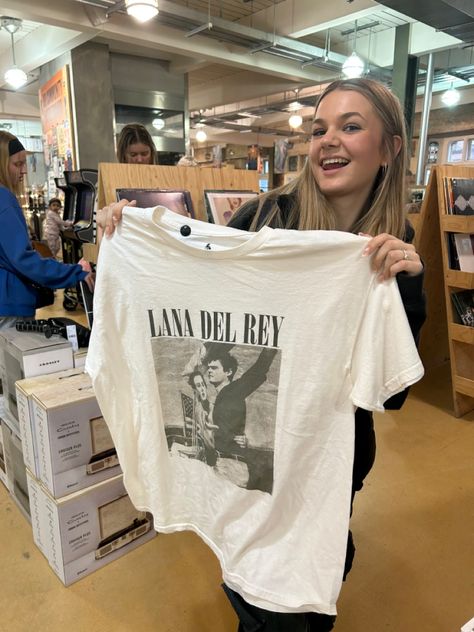 Lana Tshirt Outfit, Lana Del Rey Urban Outfitters Shirt, Lana Del Rey Oversized Shirt, Lana Del Rey Shirt Aesthetic, Lana Del Ray Tshirt, Aesthetic Oversized Tee, Oversized Tshirt Outfit Aesthetic, Lana Del Ray Shirt, Lana Del Rey Top