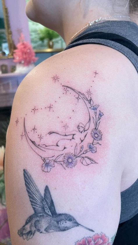 Feminine crescent moon tattoo with a graceful figure surrounded by flowers and stars, incorporating the Virgo zodiac symbol - a celestial tattoo idea for women born under the Virgo star sign. Virgo Tattoo Ideas For Women, Virgo Tattoo Ideas, Virgo Maiden, Maiden Tattoo, Virgo Tattoo Designs, Virgo Constellation Tattoo, Virgo Constellation, Virgo Tattoo, Delicate Tattoo