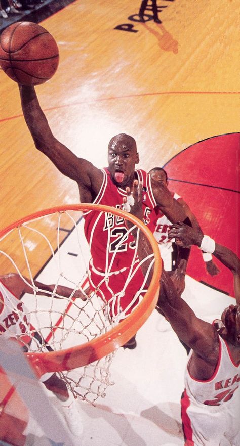 Michael Jordan Images, Michael Jordan Dunking, Jordan Pictures, Mike Jordan, Aesthetic Sport, Michael Jordan Art, Michael Jordan Photos, Jeffrey Jordan, Michael Jordan Pictures