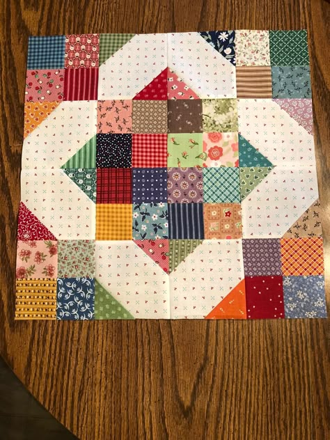 16 Patch Quilt, Bargello Quilt, Quilt Blocks Easy, Quilt Block Ideas, Charity Quilts, Four Patch, Beginner Quilt, Quilt Square Patterns, Scrappy Quilt Patterns