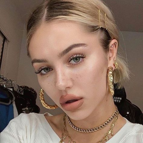 lily 🌷 (@ohfuckitslily) • Instagram photos and videos Delilah Belle, Lisa Rinna, Raw Photo, Brow Makeup, I Feel Pretty, Winged Eyeliner, Clean Skin, Makeup Inspo, Lip Colors