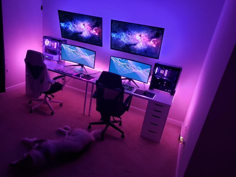 His And Hers Gaming Room, Boys Gaming Bedroom Ideas, Couple Gaming Room Setup, Small Gaming Room Ideas, Gaming Bedroom Ideas, Geek Room, Gaming Bedroom, Small Game Rooms, Game Room Kids