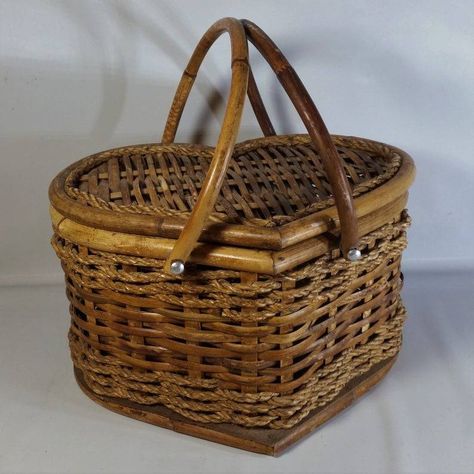 Basket Aesthetic, Vintage Picnic Basket, Pixie Hollow, Lidded Baskets, Vintage Picnic, Picnic Date, Heart Shape Box, Rattan Basket, Vintage Heart