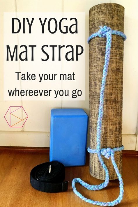 How to make a yoga mat strap-- carry your yoga mat with you anywhere you go! DIY yoga mat strap. Easy yoga mat bag alternative for yogis on the go Diy Yoga Mat Holder, Diy Meditation Pillow, Diy Cake Plate, Yoga Mat Diy, Mouse Sewing, Diy Yoga Mat, Yoga Room Ideas, Yoga Pattern, Yoga Mat Spray