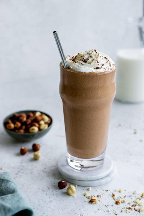 Nutella Milkshake Recipe, Homemade Peppermint Mocha, Nutella Milkshake, Make Iced Coffee, Hazelnut Ice Cream, Espresso Martini Recipe, Mocha Recipe, Nutella Desserts, How To Make Ice Coffee