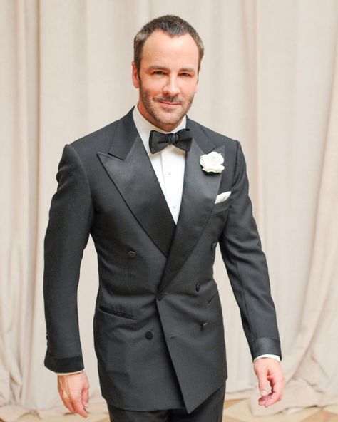 Tom Ford in a nicely cut 6x4 Tuxedo with wide peaked lapels, cloth covered buttons, satin turnback cuffs and jetted pockets Tom Ford Tuxedo, Men's Tuxedo Wedding, Casual Grooms, Prom Blazers, Double Breasted Tuxedo, Gentlemen's Club, Tom Ford Suit, Groom Tuxedo, Tom Ford Men