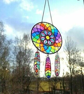 Glass Dream Catcher, Hanging Stained Glass, Dream Catcher Decor, Rainbow Nursery Decor, Dream Catcher Art, Glass Painting Designs, Cd Crafts, Cd Art, Dream Catcher Diy