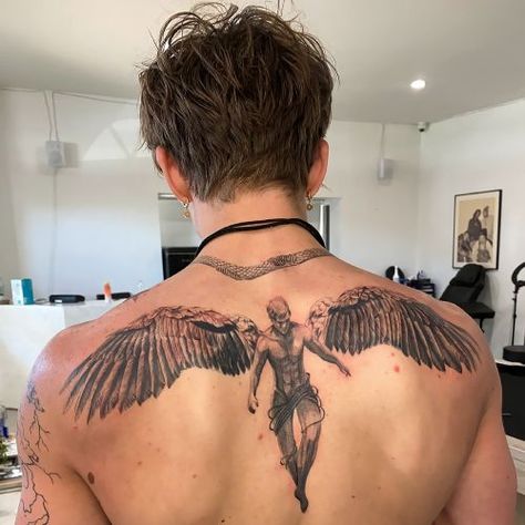 Back Tattoos For Guys Upper, Angel Wings Tattoo On Back, Angel Back Tattoo, Icarus Tattoo, Alas Tattoo, Gladiator Tattoo, Backpiece Tattoo, Hard Tattoos, Masculine Tattoos