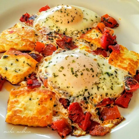 Halumi Cheese Grilled, Halumi Cheese, Halloumi Recipes, Haloumi Recipes, Fried Eggs, Fried Egg, Egg Recipes, Red Peppers, Peppers