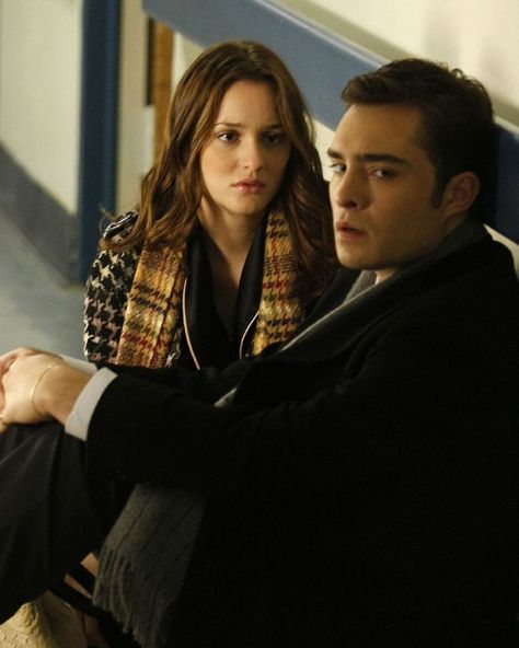 12 Signs He Has Commitment Issues Chuck Gossip Girl, Chuck Et Blair, Nate Gossip Girl, Vanessa Abrams, Estilo Blair Waldorf, Estilo Gossip Girl, Gossip Girl Quotes, Dan Humphrey, Stile Blair Waldorf