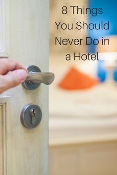 Hotel Room Hacks, Hotel Hacks, Airport Tips, Orlando Hotel, Hotel Living, Room Hacks, Travel Ireland, Do's And Don'ts, Book Writer