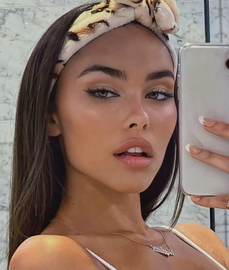 Madison Beer Makeup, Madison Beer Style, Maquillage On Fleek, American Beauty, Madison Beer, Pretty Makeup, Aesthetic Makeup, Pretty Face, Maquillaje De Ojos