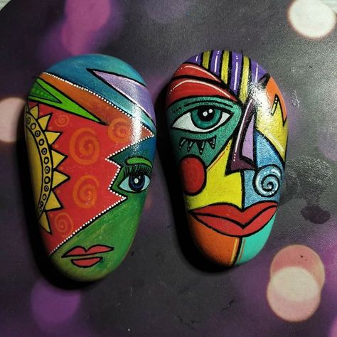 Easy Rock Painting Ideas, Easy Rock Painting, Diy Rock Art, Painted Rock Animals, Rock Painting Ideas, Stone Art Painting, Silhouette Painting, Abstract Face Art, Painted Rocks Craft