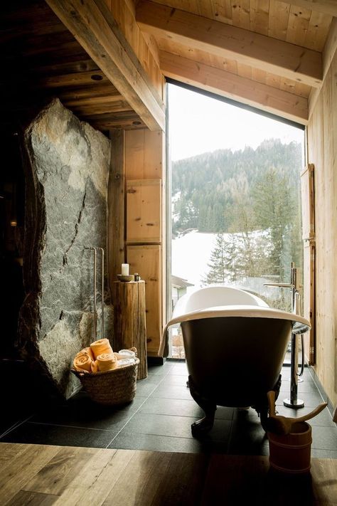 Mountain Interiors, Chalet Chic, Chalet Interior, Cabin Bathrooms, Modern Cabin, The Alps, Mountain House, Bath Tub, Cabin Homes