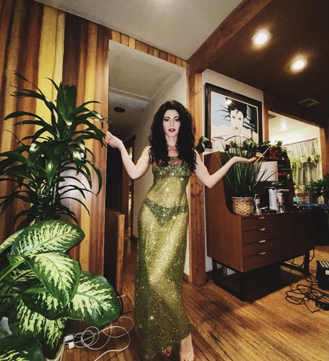 Marina Diamandis, Celebrity Skin, Marina And The Diamonds, Living Legends, Diamond Fashion, Celebrity Pictures, The Floor, Style Icon, Pretty Outfits