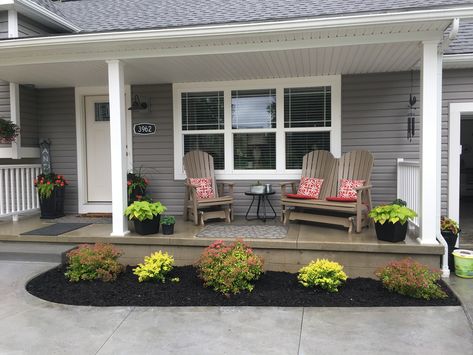 Front Porch Landscaping Ideas, Front Porch Landscape, Front Porch Garden, Front Porch Flowers, Front Yard Patio, Porch Landscaping, Concrete Patio Designs, Porch Plants, Small Front Yard Landscaping