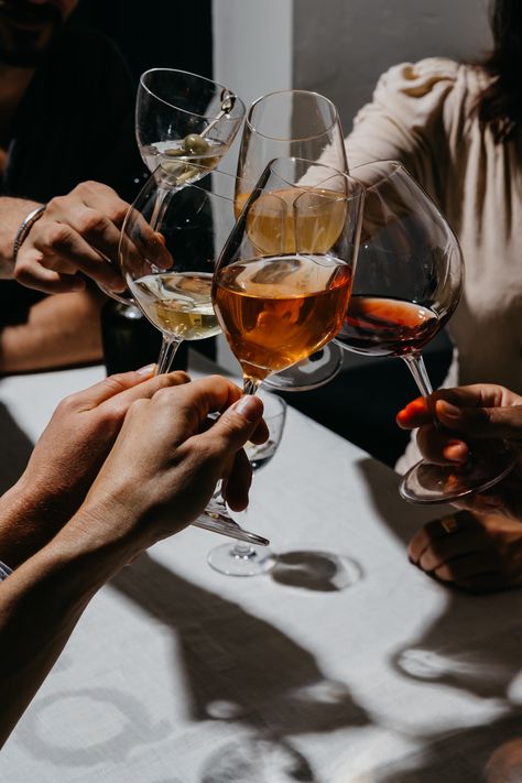 Women Drinking Wine, Cocktail Photography, Wine Photography, Restaurant Photography, Mood Images, Natural Wine, Wine Festival, Wine List, Party City