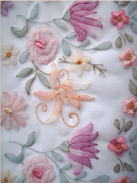 Shadow Work Embroidery, Motifs Perler, Hand Work Embroidery, Pola Sulam, Brazilian Embroidery, Japanese Embroidery, Handwork Embroidery Design, 자수 디자인, Silk Ribbon Embroidery