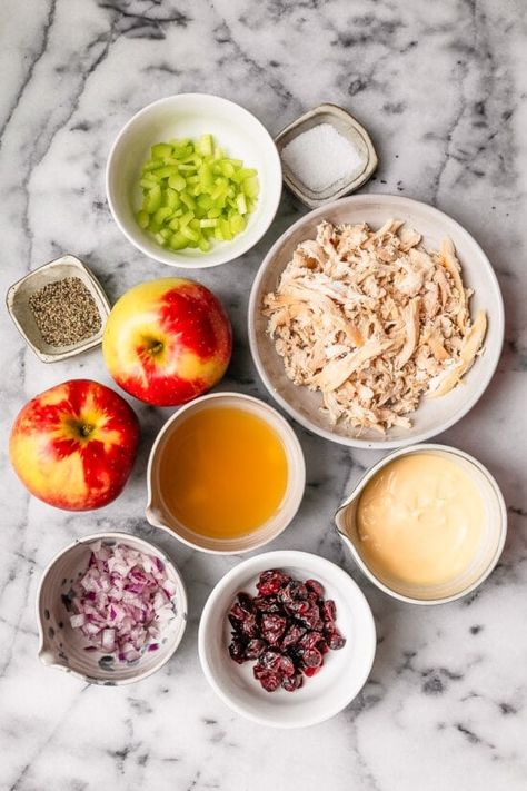 Cranberry Chicken Salad on Apple Slices Easy Cranberry Chicken, Chicken Apple Salad, Cranberry Chicken Salad, Chicken Apple, Cranberry Chicken, Bread Alternatives, Apple Salad, Savory Chicken, Cook Chicken Breast