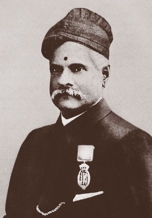 Raja Ravi Varma was an Indian artist who is still famous for his paintings that show a fusion of Indian traditions with European techniques. His depictions of the scenes from the Mahabharata and Ramayana are recognized worldwide. Photo credit: http://bit.ly/17T1bUF Ravi Varma, Raja Ravi Varma, Indian Literature, The Mahabharata, Academic Art, Indian Folk Art, Indian Artist, Indian Culture, October 2