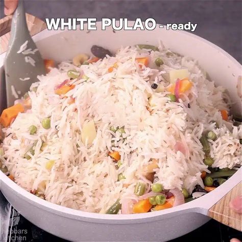 White Pulao Recipe | White Veg Pulao & Simple Spicy Curry Tawa Pulao Recipes, Veg Pulao Recipe, Paneer Pulao, Vegetable Pulao Recipe, Aloo Curry, Veg Pulao, Ghee Recipe, Spicy Gravy, Spiced Vegetables