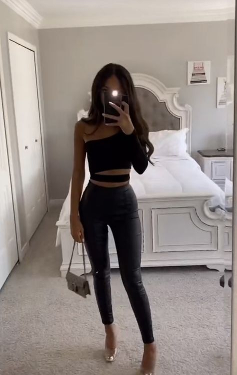 All Black Modern Outfit, Black Sheer Outfit, Leggings Party Outfit, Hot Birthday Outfits Night, Club Outfits For Winter Night, Leggings Club Outfit, Sugarbaby Outfit, Hot Summer Outfits Night, Hot Night Outfits