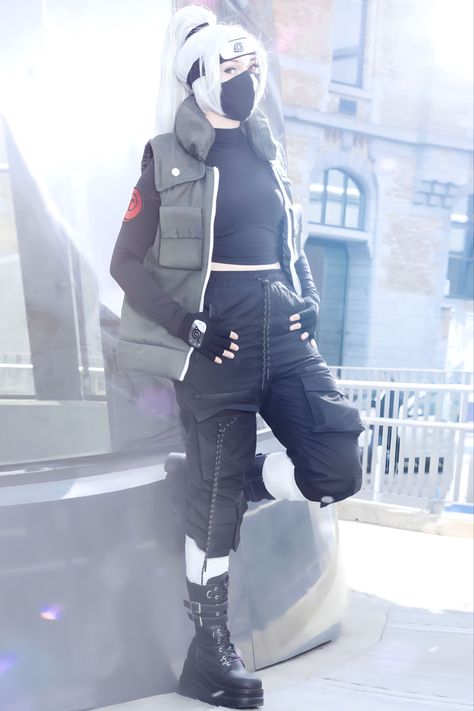 Female kakashi cosplay #naruto Fem Kakashi Cosplay, Female Kakashi Cosplay, Naruto Costume Female, Female Kakashi, Naruto Cosplay Female, Female Cosplay Ideas, Kakashi Cosplay, Comic Con Outfits, Kakashi Anbu