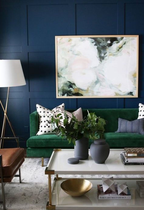 6 Navy Blue Living Room Ideas That'll Convince You the Bold Hue Is Actually a Neutral Blue And Green Living Room, Dark Green Living Room, Navy Living Rooms, Navy Blue Living Room, Navy Walls, Green Couch, Bedroom Color Schemes, Chic Living Room, Living Room Green