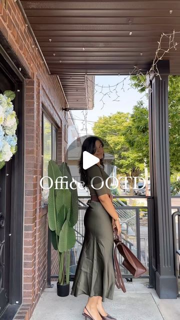 Gabriela Lopez-Castillo☀️ on Instagram: "a little monochrome moment for Friday’s final office fit🌱☺️ 
outfit details: 

top: @hm boat neck Jersey top in khaki green ✨
skirt: old Zara, but an alternative: @uniqlousa “olive satin skirt”✨
belt: @amazon “WHIPPY Women Wide Elastic Waist Belt”✨ 

also linking them in my LTK! ☺️🤍
#officeoutfitinspo #workoutfit #workoutfitideas" Olive Green Silk Skirt Outfit, Olive Green Satin Skirt Outfit, Olive Green Midi Skirt Outfit, Olive Green Outfits For Women, Olive Green Satin Skirt, Zara Green Summer Skirt, Zara Green Vacation Skirt, Zara Skirts, Skirt Belt