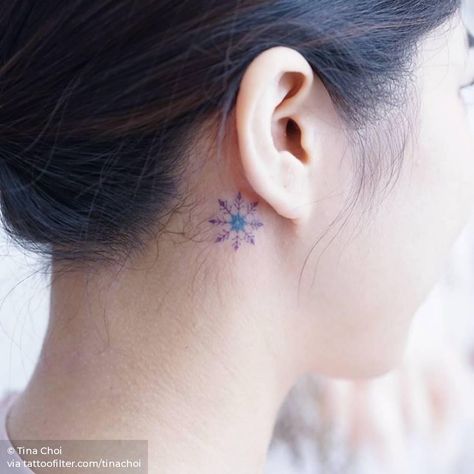 Snowflake tattoo behind the right ear. Drawing Snow, Letter Watercolor, Small Nature Tattoo, India Tattoo, Snowflake Tattoo, Tattoo Disney, Snow Flake Tattoo, Seasons Winter, Toenail Polish