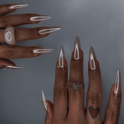 Silver Stilletos Nails, Nude Stilletos Nails, Nails Inspo Ballerina, Nude Nails Black Women, Chrome Stiletto Nails, Medium Stiletto Nails, Nude Stiletto Nails, Nude Chrome, Long Oval Nails