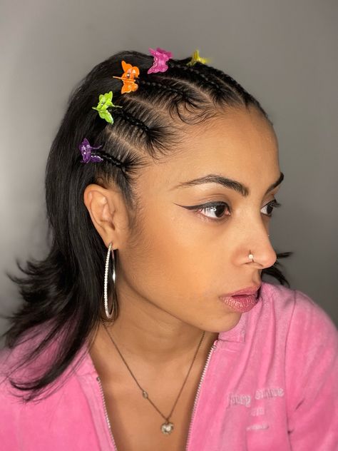 Cute Y2k Hairstyles Butterfly Clips, Y2k Hairstyles Butterfly Clips, Small Butterfly Clips Hairstyles, Butterfly Hairclips Hairstyles, Butterfly Clips Hairstyles Kids, Butterfly Clips Hairstyles Short Hair, Mini Butterfly Clips Hairstyles, 90s Butterfly Clips Hairstyles, Butterfly Hair Clips Hairstyles