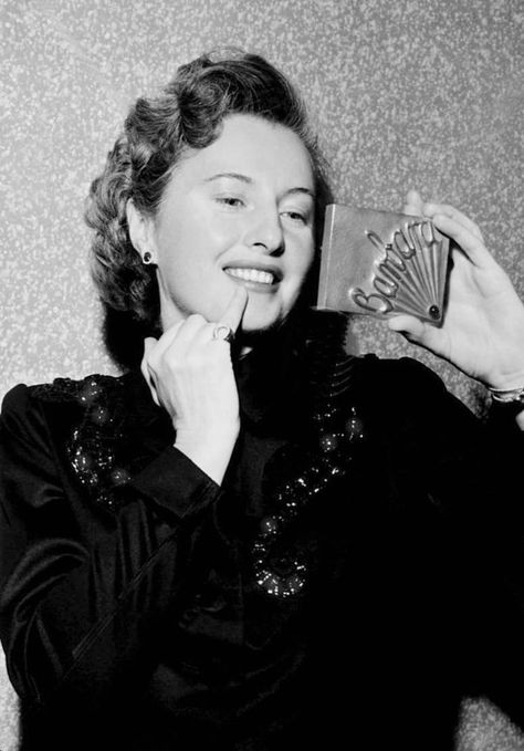 Old Hollywood Movie, Fritz Lang, Old Hollywood Movies, Hollywood Cinema, Barbara Stanwyck, Her Makeup, Old Hollywood Stars, Hollywood Legends, Hollywood Walk Of Fame