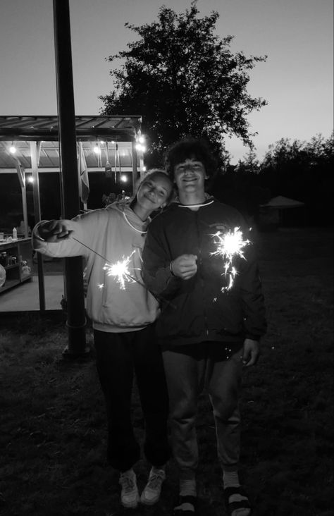 4th of july, fourth of july couple, black and white inspo, couple in the summer, summer inspo, sparkler fireworks pics, couple with sparklers, summer boyfriend, summer girlfriend, 4th of july inspo Couple 4th Of July Pictures, Bonfire Night Pictures, Fourth Of July Couple Pictures, Fireworks Pics, Fourth Of July Pics, Boyfriend Summer, Summer Boyfriend, 4th Of July Pics