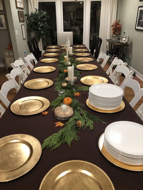 Thanksgiving setup Thanksgiving Table Settings For 12, Friendsgiving Decoration Ideas, Thanksgiving Table Large Group, Thanksgiving Serving Ideas, Small House Thanksgiving Set Up, Thanksgiving Table Simple, Yellow Thanksgiving Table, Thanksgiving Set Up Small Space, Thanksgiving Plastic Table Setting