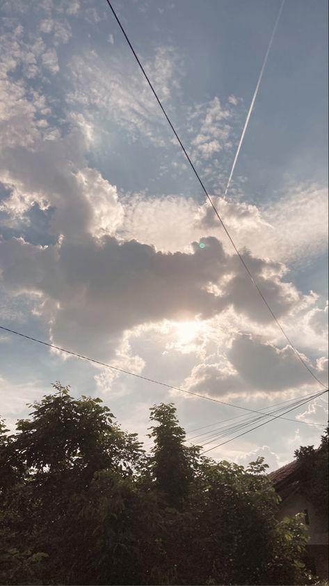 Bright Pics Aesthetic, Instagram Story Ideas Aesthetic Clouds, Aesthetic Afternoon Pictures, Sky Pic For Instagram Story, Morning Pictures Instagram Story, Day Clouds Aesthetic, Bright Day Aesthetic, Morning Sky Instagram Story, Afternoon Snapchat Stories