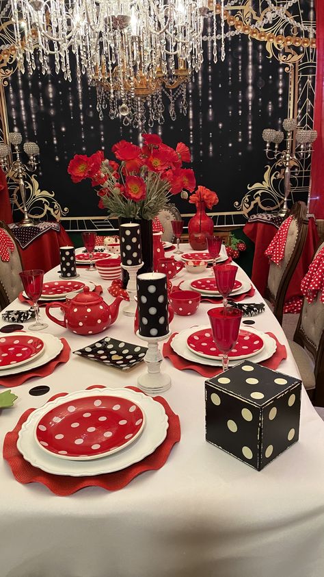 Black White Red Table Setting, Polka Dot Wedding Theme, Red Table Setting, Red Table Settings, Black White Parties, Polka Dot Party, Polka Dot Wedding, Red Table, White Party