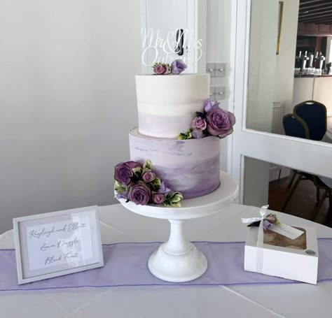 Simple Wedding Cake Lilac, Lilac Cake Wedding, Small Wedding Cakes Purple, Purple Engagement Cake, Wedding Cake Designs Purple Lavender, Lavender Theme Wedding Cake, Purple Wedding Cake Elegant 2 Tier, Small Purple Wedding Cake, Purple And Grey Wedding Cake