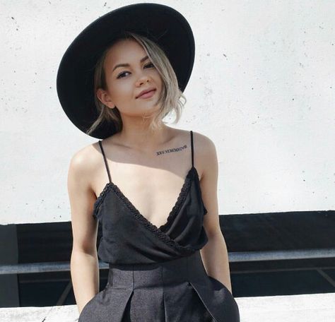 Love this outfit on chloe Helen miles #black #hat #camisole #outfit Chloe Helen Miles, Camisole Outfit, Black Hat, Chloe, Love This, Outfit Inspirations, Blogger, Black