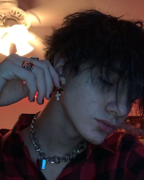 Grunge Boy Haircuts, E Boy Aesthetic, Grunge Boy Aesthetic, Lane Boy, Chicos Aesthetic, Grunge Boys, Grunge Guys, E Boys