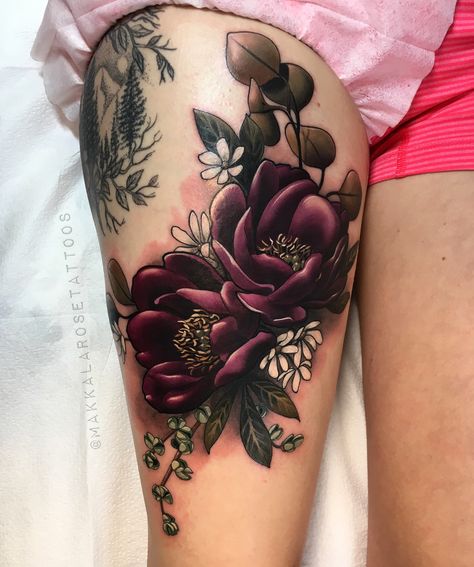 2,072 Likes, 29 Comments - Makkala Rose (@makkalarosetattoos) on Instagram: “Tattooed for lovely Hyla today. Always a fun day making floral arrangements! Thanks so much for…” Black Floral Tattoo Cover Up, Upper Back Tattoo Cover Up, Floral Tattoo Coverup, Shoulder Cover Up Tattoos, Tattoo Coverups, Colored Tattoos, Tatuaje Cover Up, Painting Clouds, Armband Tattoos