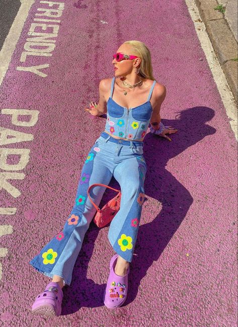 Funky Town Outfit, Creative Colorful Outfits, 90s Funky Fashion, Colorful Artsy Outfit, Colorful Unique Outfits, Funky Colourful Outfits, Colorful Quirky Outfits, Kitsch Aesthetic Fashion, Colourful Clothing