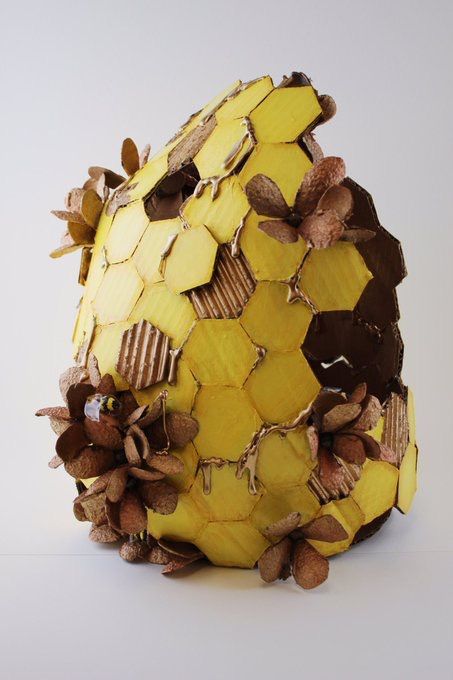 Recycled 3d Art, 3d Sculpture Art Projects, Recycled Sculpture Art, Beehive Art Project, 3d Art Cardboard, Cardboard 3d Sculpture, 3d Art Ideas Sculpture, Recycled Cardboard Art, Save The Bees Art