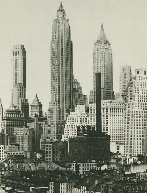 New York City, c. early 1931... Buildings Vintage, Old Black And White Photos, 1930s New York, Art Deco New York, Old America, New York City Streets, City Skyscrapers, Manhattan Art, Old New York