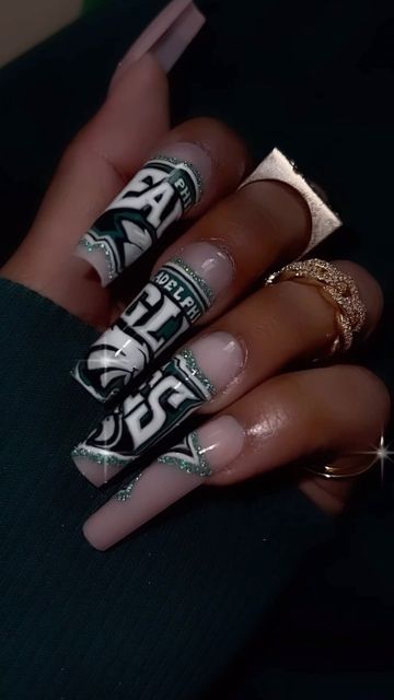 Chaun Legend on Instagram: "Team Eagles 🦅💚 Felt like drawing today lol Using my XXL Sculpted Sq Gel X Tips @apresnailofficial 💚💚 who y’all bettin tomorrow?? #eaglesnails @philadelphiaeagles #nfceast #flyeaglesfly" Eagles Nails Philadelphia, Philadelphia Eagles Nails Designs, Philadelphia Eagles Nails, Eagles Nails, Gel X Tips, Ny Nails, Nfc East, Fly Eagles Fly, Like Drawing