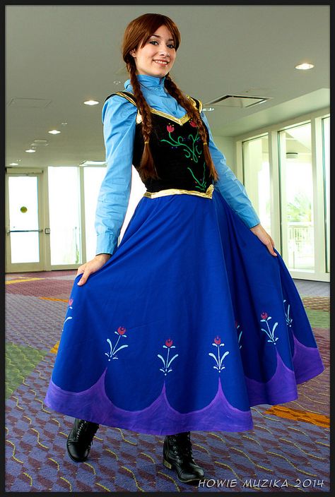 MegaCon 2014 - FROZEN - ANNA Redhead Costume, Disney Fancy Dress, Elsa Halloween Costume, Anna Frozen Costume, Adult Disney Costumes, Frozen Cosplay, Disney Princess Cosplay, Anna Costume, Couple Halloween Costumes For Adults